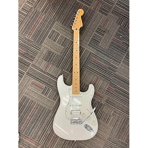 Fender Used Fender American Ultra Stratocaster Pearl White Solid Body Electric Guitar Pearl White