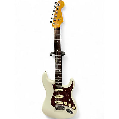 Used Fender American Ultra Stratocaster White Solid Body Electric Guitar