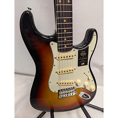 Fender Used Fender American Vintage 1961 Stratocaster Vintage Sunburst Solid Body Electric Guitar