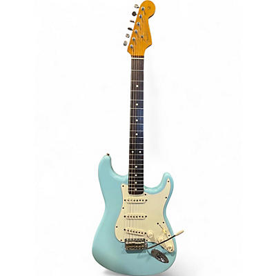 Used Fender American Vintage 1962 Stratocaster blue Solid Body Electric Guitar
