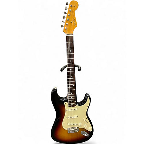 Used Fender American Vintage '62 Stratocaster 3 Color Sunburst Solid Body Electric Guitar 3 Color Sunburst