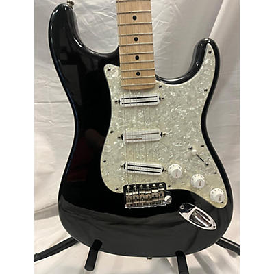 Fender Used Fender Artist Series Eric Clapton Stratocaster Black And White Solid Body Electric Guitar