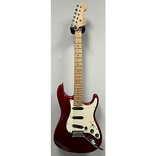 Fender Used Fender Artist Series Eric Clapton Stratocaster Candy Apple Red Metallic Solid Body Electric Guitar Candy Apple Red Metallic