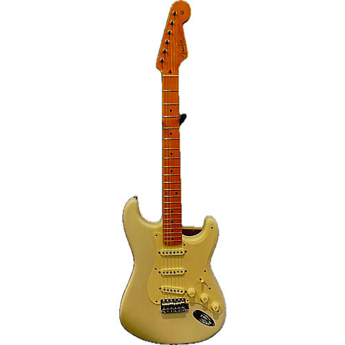 Fender Used Fender Artist Series Eric Johnson Stratocaster White Solid Body Electric Guitar White