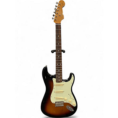 Used Fender Artist Series Robert Cray Stratocaster 2 Tone Sunburst Solid Body Electric Guitar 2 Tone Sunburst
