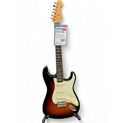 Fender Used Fender Artist Series Robert Cray Stratocaster 3 Tone Sunburst Solid Body Electric Guitar