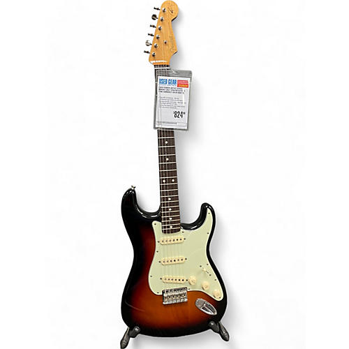 Fender Used Fender Artist Series Robert Cray Stratocaster 3 Tone Sunburst Solid Body Electric Guitar 3 Tone Sunburst