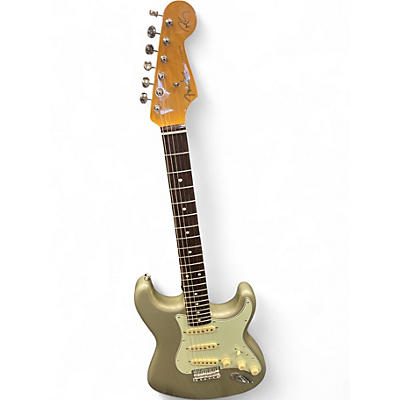 Used Fender Artist Series Robert Cray Stratocaster Silver Solid Body Electric Guitar
