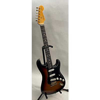 Fender Used Fender Artist Series Stevie Ray Vaughan Stratocaster 2 Color Sunburst Solid Body Electric Guitar