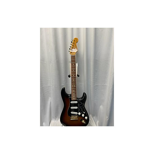 Fender Used Fender Artist Series Stevie Ray Vaughan Stratocaster 2 Tone Sunburst Solid Body Electric Guitar 2 Tone Sunburst