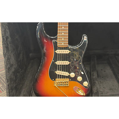 Fender Used Fender Artist Series Stevie Ray Vaughan Stratocaster 2 Tone Sunburst Solid Body Electric Guitar