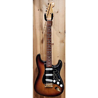 Fender Used Fender Artist Series Stevie Ray Vaughan Stratocaster 3 Color Sunburst Solid Body Electric Guitar