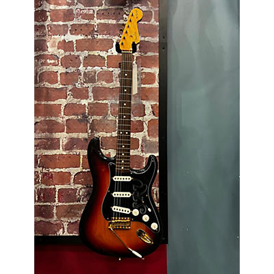 Fender Used Fender Artist Series Stevie Ray Vaughan Stratocaster Sunburst Solid Body Electric Guitar