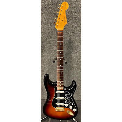 Fender Used Fender Artist Series Stevie Ray Vaughan Stratocaster Tobacco Sunburst Solid Body Electric Guitar