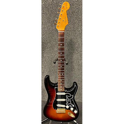 Fender Used Fender Artist Series Stevie Ray Vaughan Stratocaster Tobacco Sunburst Solid Body Electric Guitar Tobacco Sunburst