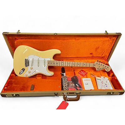 Fender Used Fender Artist Series Yngwie Malmsteen Stratocaster Antique White Solid Body Electric Guitar