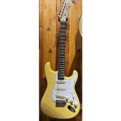 Fender Used Fender Artist Series Yngwie Malmsteen Stratocaster Buttercream Solid Body Electric Guitar