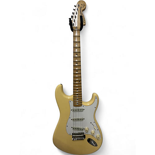 Used Fender Artist Series Yngwie Malmsteen Stratocaster Cream Solid Body Electric Guitar Cream