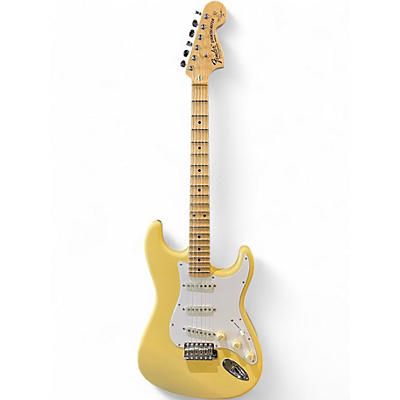 Used Fender Artist Series Yngwie Malmsteen Stratocaster Cream Solid Body Electric Guitar