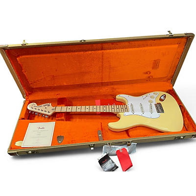 Used Fender Artist Series Yngwie Malmsteen Stratocaster Vintage White Solid Body Electric Guitar