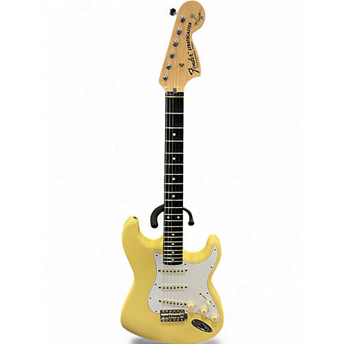 Used Fender Artist Series Yngwie Malmsteen Stratocaster Vintage White Solid Body Electric Guitar Vintage White