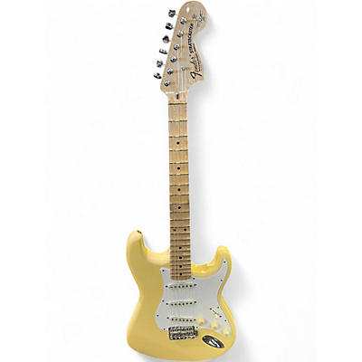 Used Fender Artist Series Yngwie Malmsteen Stratocaster Vintage White Solid Body Electric Guitar
