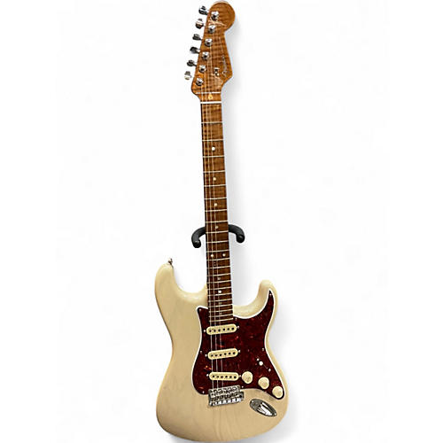 Used Fender B2 American Custom Stratocaster NOS Honey Blonde Solid Body Electric Guitar Honey Blonde