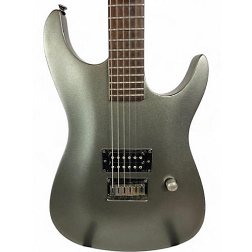 Fender Used Fender CELTIC SHOWMASTER Metallic Silver Solid Body Electric Guitar Metallic Silver