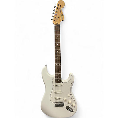 Used Fender CLASSIC VIBE STRATOCASTER Cream Solid Body Electric Guitar