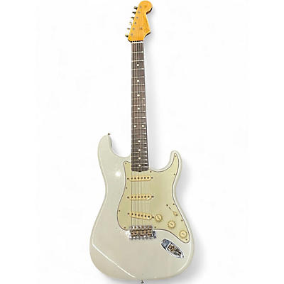Used Fender CUSTOM SHOP TRUE '62 JOURNEYMAN RELIC WILLCUT WHITE Solid Body Electric Guitar