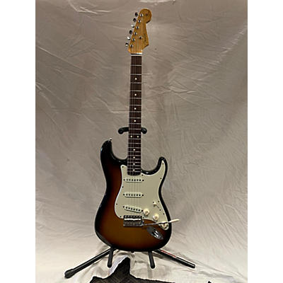 Fender Used Fender Classic Player '60s Stratocaster 2 Color Sunburst Solid Body Electric Guitar