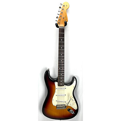 Fender Used Fender Classic Player '60s Stratocaster 2 Tone Sunburst Solid Body Electric Guitar