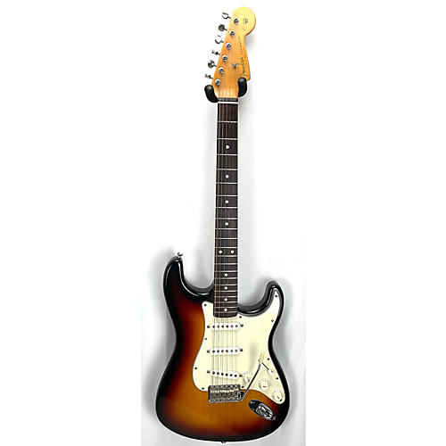 Fender Used Fender Classic Player '60s Stratocaster 2 Tone Sunburst Solid Body Electric Guitar 2 Tone Sunburst