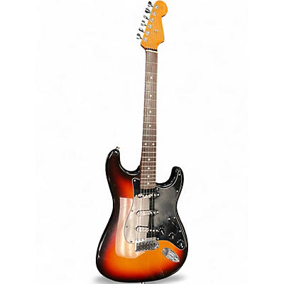 Used Fender Classic Series 1960S Stratocaster 3 Tone Sunburst Solid Body Electric Guitar