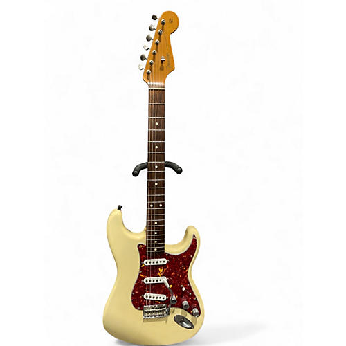 Used Fender Classic Series '60s Stratocaster Olympic White Solid Body Electric Guitar Olympic White