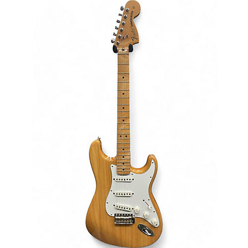 Fender Used Fender Classic Series '70s Stratocaster Natural Solid Body Electric Guitar Natural