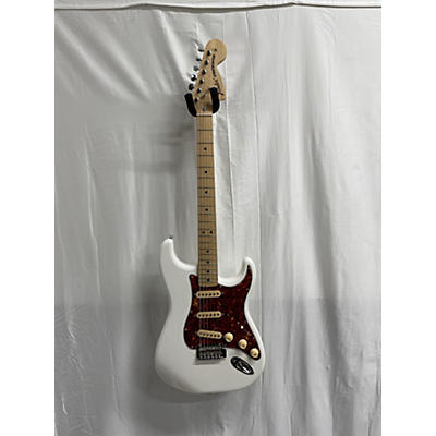 Fender Used Fender Classic Series '70s Stratocaster Polar White Solid Body Electric Guitar