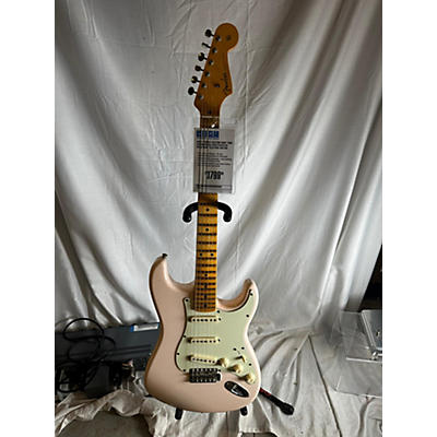 Fender Used Fender Custom Shop 1956 Journeyman Stratocaster Relic Shell Pink Solid Body Electric Guitar