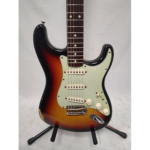 Fender Used Fender Custom Shop 1960s Stratocaster Relic 3 Color Sunburst Solid Body Electric Guitar 3 Color Sunburst