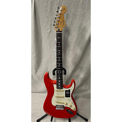 Fender Used Fender Custom Shop 1962 Stratocaster Journeyman Fiesta Red Solid Body Electric Guitar Fiesta Red