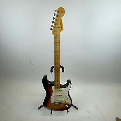 Fender Used Fender Custom Shop 58 Relic Stratocaster 3 Tone Sunburst Solid Body Electric Guitar