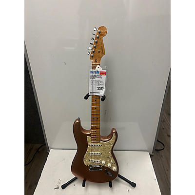 Fender Used Fender Custom Shop 94/95 American Classic Stratocaster Champagne Sparkle Solid Body Electric Guitar