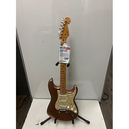 Fender Used Fender Custom Shop 94/95 American Classic Stratocaster Champagne Sparkle Solid Body Electric Guitar Champagne Sparkle