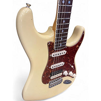 Used Fender Custom Shop Limited Edition 1967 HSS Stratocaster White Solid Body Electric Guitar