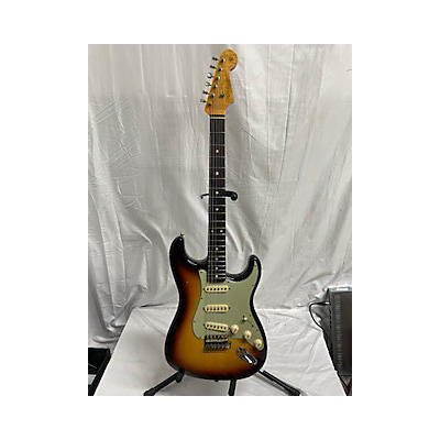 Fender Used Fender Custom Shop Willcut True '62 Strat 3 Color Sunburst Solid Body Electric Guitar