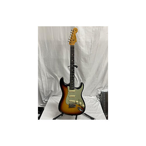 Fender Used Fender Custom Shop Willcut True '62 Strat 3 Color Sunburst Solid Body Electric Guitar 3 Color Sunburst