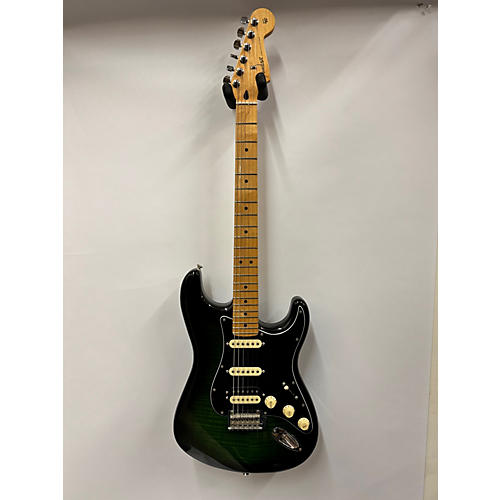 Used Fender Deluxe Players Stratocaster Green Solid Body Electric Guitar Green