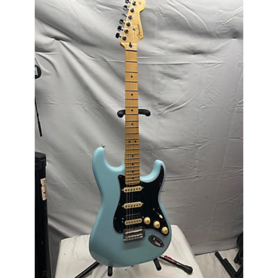 Used Fender Deluxe Player's Stratocaster Sonic Blue Solid Body Electric Guitar