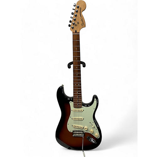 Fender Used Fender Deluxe Roadhouse Stratocaster 3 Tone Sunburst Solid Body Electric Guitar 3 Tone Sunburst