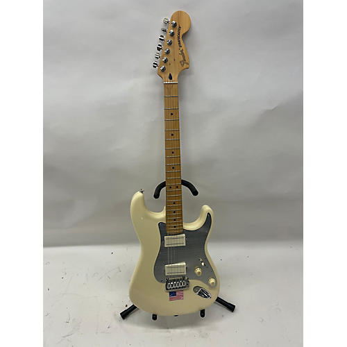 Fender Used Fender Deluxe Roadhouse Stratocaster Vintage White Solid Body Electric Guitar Vintage White